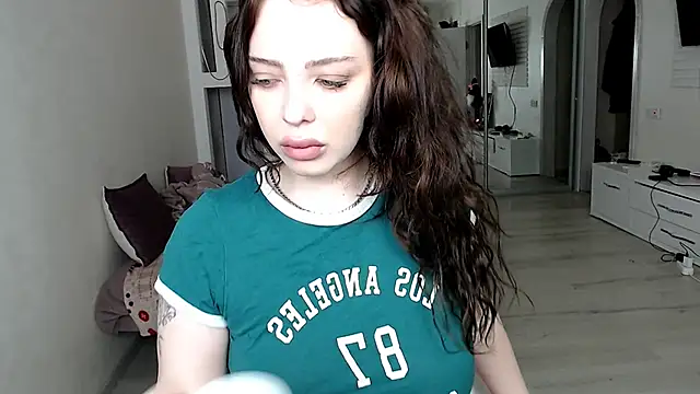 Hannah xBaby online show from 02/13/26, 12:27