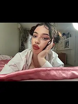 Snapshot of Hannah_xBaby chatting on 11/12/25, 08:40 Hannah xBaby online show from 11/12/25, 08:40