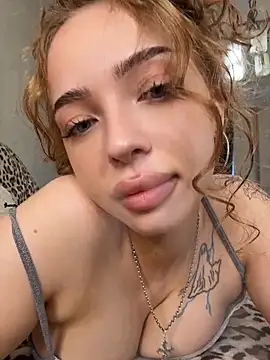 Snapshot of Hannah_xBaby chatting on 06/19/26, 03:40 Hannah xBaby online show from 06/19/26, 03:40