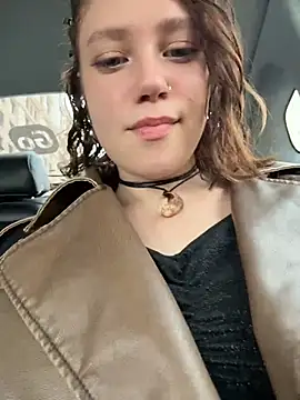 Snapshot of lucy-joy chatting on 10/03/25, 11:12 lucy-joy online show from 10/03/25, 11:12