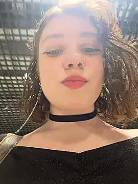 lucy-joy online show from 11/05/25, 10:18