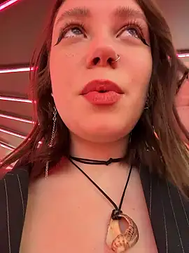 Snapshot of lucy-joy chatting on 01/17/26, 09:35 lucy-joy online show from 01/17/26, 09:35