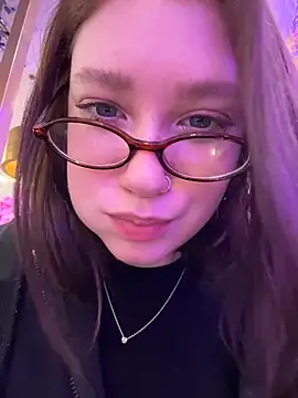 lucy-joy online show from 03/04/26, 09:17