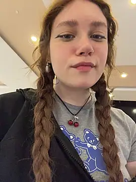 Snapshot of lucy-joy chatting on 07/17/26, 10:12 lucy-joy online show from 07/17/26, 10:12