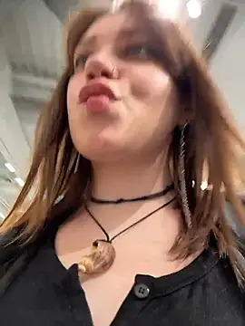lucy-joy online show from 04/28/26, 11:25