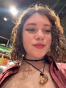 Snapshot of lucy-joy chatting on 01/09/26, 10:33 lucy-joy online show from 01/09/26, 10:33