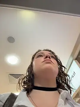 lucy-joy online show from 10/28/25, 09:41