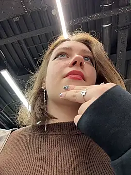 lucy-joy online show from 12/04/25, 10:25