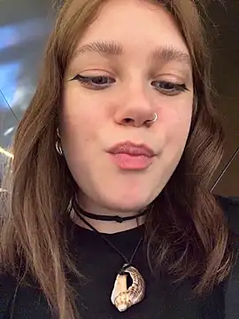 Snapshot of lucy-joy chatting on 06/27/26, 12:22 lucy-joy online show from 06/27/26, 12:22