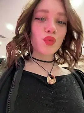 Snapshot of lucy-joy chatting on 01/18/26, 09:24 lucy-joy online show from 01/18/26, 09:24