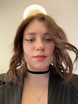 Snapshot of lucy-joy chatting on 02/17/26, 11:18 lucy-joy online show from 02/17/26, 11:18