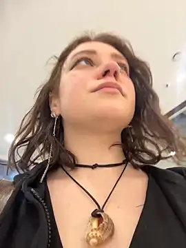 lucy-joy online show from 12/20/25, 09:12