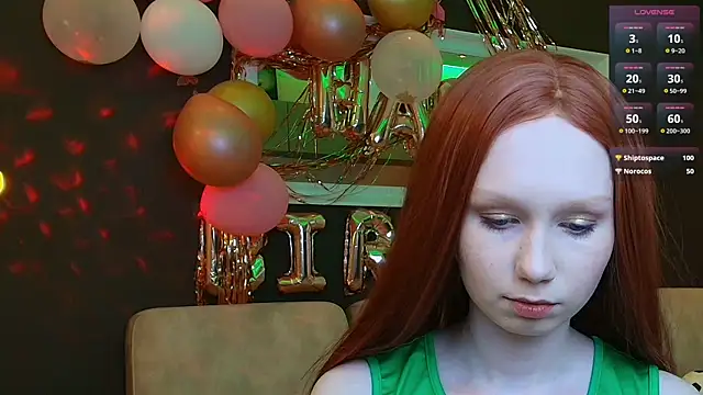 Snapshot of FoxyMira chatting on 06/18/26, 05:29 FoxyMira online show from 06/18/26, 05:29