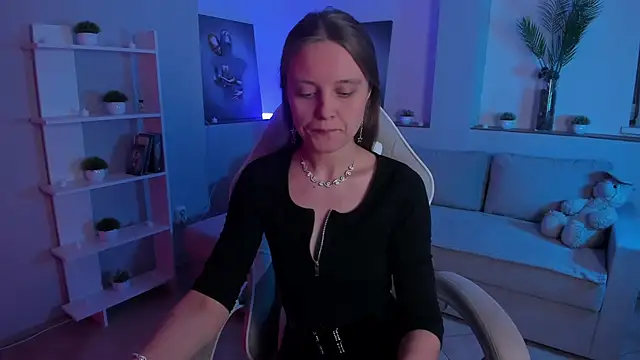 AlicePill online show from 11/14/25, 01:42