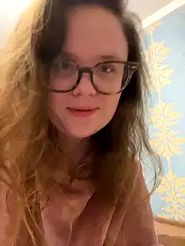 Snapshot of MariaMirabella chatting on 10/26/25, 09:04 MariaMirabella online show from 10/26/25, 09:04