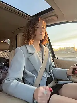 DollyTall online show from 11/22/25, 10:47