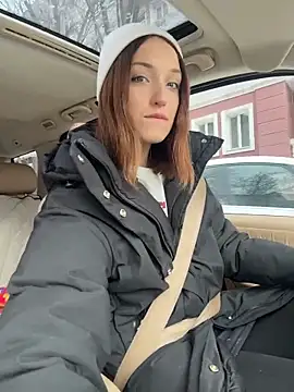 DollyTall online show from 12/18/25, 07:13