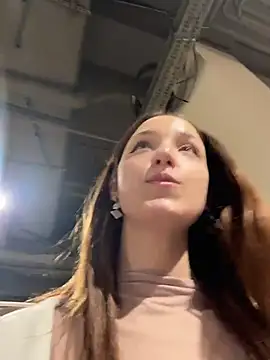 DollyTall online show from 04/10/26, 06:20