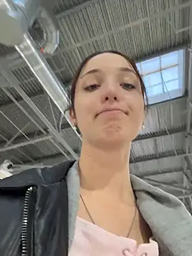 DollyTall online show from 10/21/25, 11:42