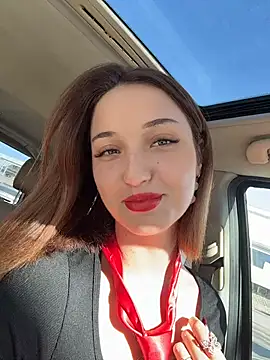 DollyTall online show from 10/30/25, 07:06