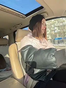 DollyTall online show from 12/22/25, 07:41