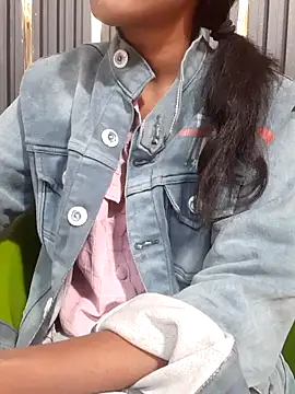 Snapshot of AnkitaDevi chatting on 11/13/25, 04:38 AnkitaDevi online show from 11/13/25, 04:38