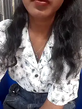Snapshot of AnkitaDevi chatting on 10/05/25, 03:52 AnkitaDevi online show from 10/05/25, 03:52