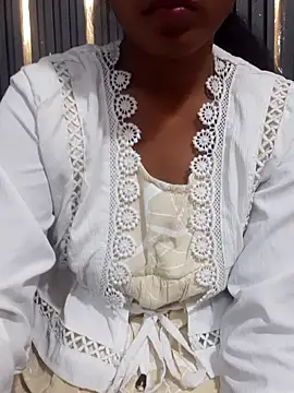 Snapshot of AnkitaDevi chatting on 11/18/25, 05:00 AnkitaDevi online show from 11/18/25, 05:00