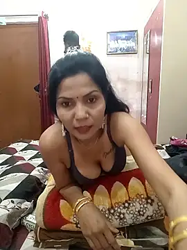 Yourhotsweetgirl online show from 03/11/26, 07:46