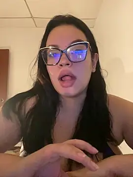 Snapshot of Emily_Taylor2 chatting on 09/10/25, 03:05 Emily Taylor2 online show from 09/10/25, 03:05
