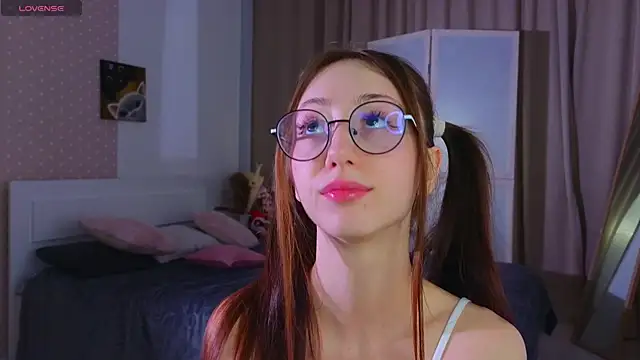 AvrilLeMell online show from 11/10/25, 10:04