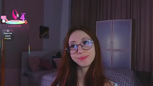 AvrilLeMell online show from 10/20/25, 09:04