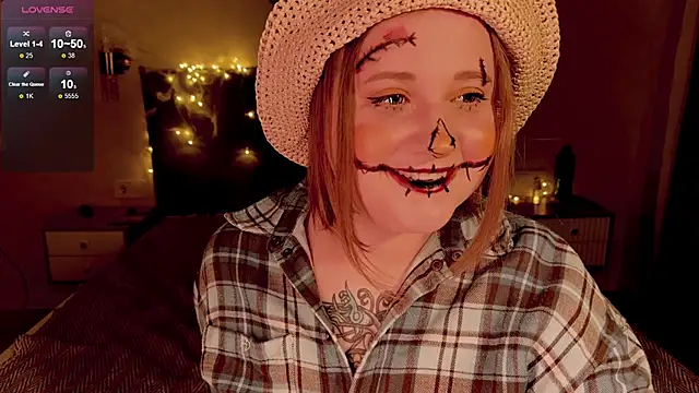 NaomiRey1 online show from 10/31/25, 04:03