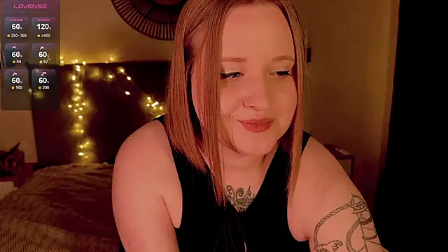 Snapshot of NaomiRey1 chatting on 10/20/25, 03:34 NaomiRey1 online show from 10/20/25, 03:34