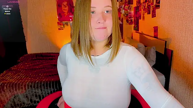 NaomiRey1 online show from 04/23/26, 05:47
