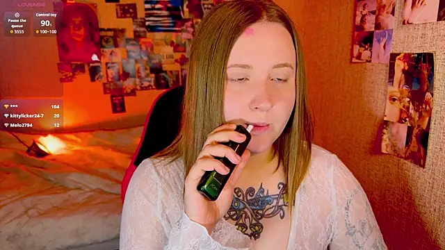 NaomiRey1 online show from 05/11/26, 06:27