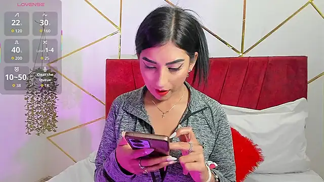 Snapshot of Paris_Evans01 chatting on 10/10/25, 01:23 Paris Evans01 online show from 10/10/25, 01:23