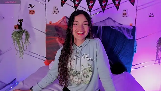 Camilla Miller01 online show from 10/17/25, 09:16