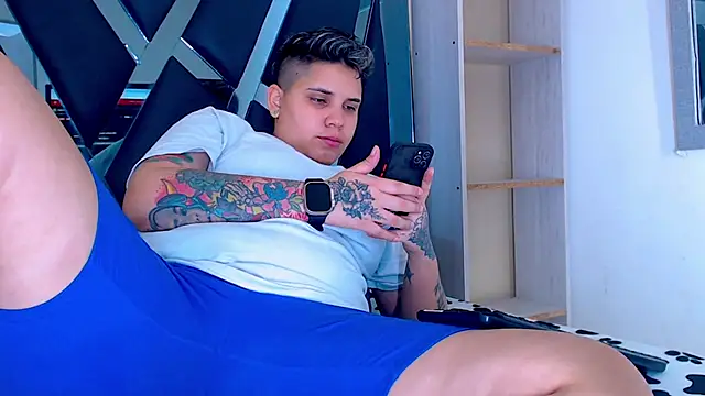 karla sexy21 online show from 10/25/25, 04:00