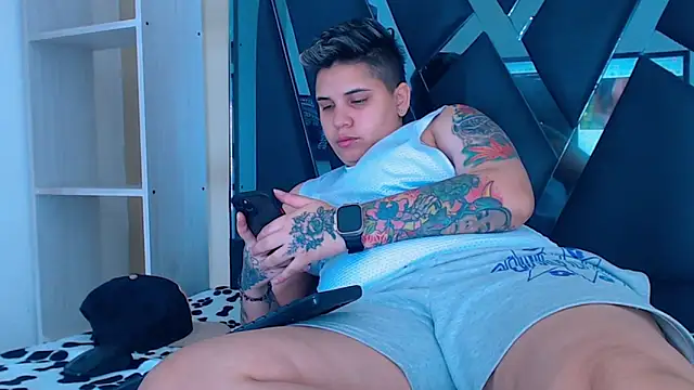 karla sexy21 online show from 11/18/25, 05:00