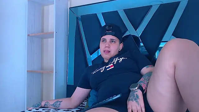 karla sexy21 online show from 10/31/25, 05:04