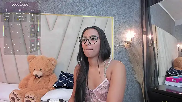 AmyStar1 online show from 11/18/25, 09:07