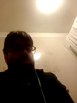 Snapshot of ynroh_87 chatting on 03/12/26, 12:38 ynroh 87 online show from 03/12/26, 12:38