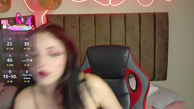 Snapshot of Megan__cole1 chatting on 09/26/25, 12:50 Megan cole1 online show from 09/26/25, 12:50