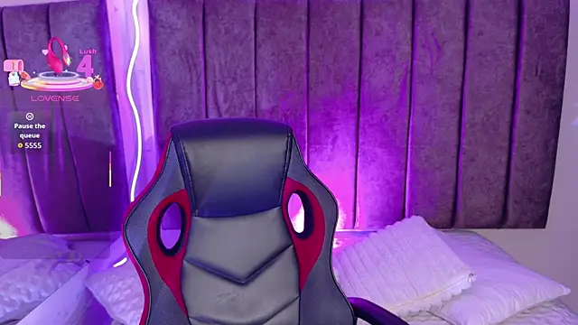 Snapshot of Megan__cole1 chatting on 10/07/25, 03:40 Megan cole1 online show from 10/07/25, 03:40