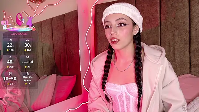 Snapshot of Megan__cole1 chatting on 09/20/25, 03:55 Megan cole1 online show from 09/20/25, 03:55