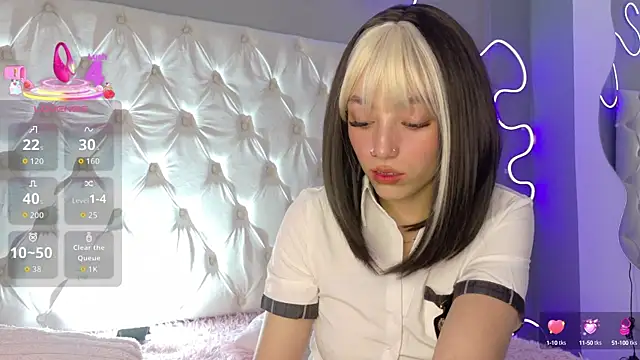 Snapshot of Megan__cole1 chatting on 09/11/25, 04:23 Megan cole1 online show from 09/11/25, 04:23