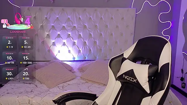 Snapshot of Megan__cole1 chatting on 11/26/25, 03:39 Megan cole1 online show from 11/26/25, 03:39