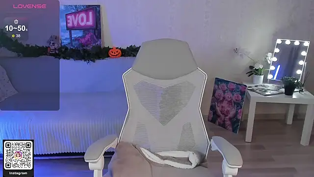 ArleneThomas online show from 11/28/25, 01:33