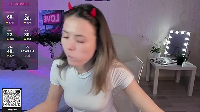 ArleneThomas online show from 11/19/25, 01:44